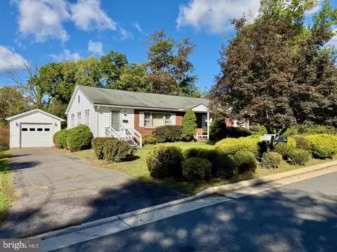 211 N 33 St, Purcellville, VA 20132