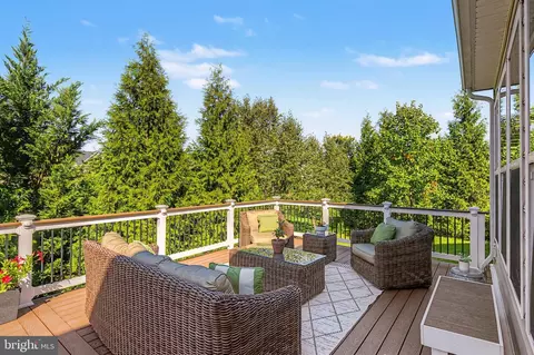 Exterior - 42150 Ruby Dusk Way, Brambleton, VA 20148 photo 6 of 17
