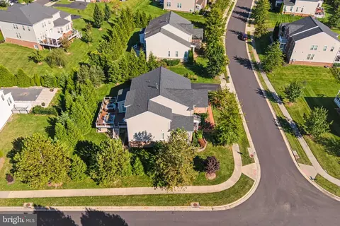 View/Area - 42150 Ruby Dusk Way, Brambleton, VA 20148 photo 4 of 5