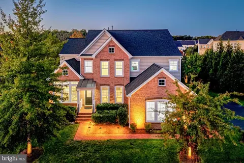 Exterior - 42150 Ruby Dusk Way, Brambleton, VA 20148 photo 2 of 17