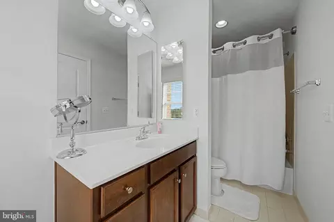 Bath - 42150 Ruby Dusk Way, Brambleton, VA 20148 photo 4 of 5