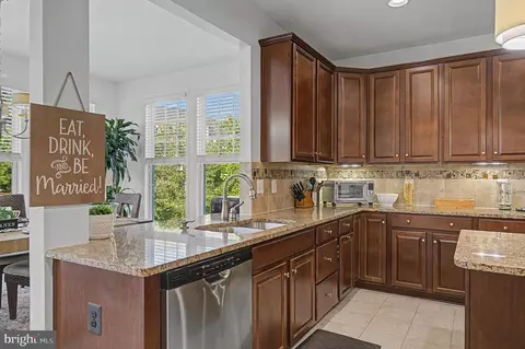 Kitchen - 42150 Ruby Dusk Way, Brambleton, VA 20148 photo 3 of 6