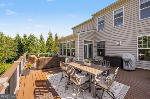 Exterior - 42150 Ruby Dusk Way, Brambleton, VA 20148 photo 7 of 17