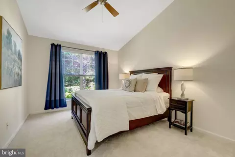 Bedroom - 43309 Parlor Sq, Ashburn, VA 20147 photo 1 of 6
