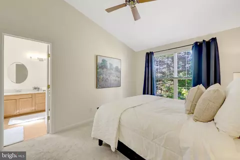 Bedroom - 43309 Parlor Sq, Ashburn, VA 20147 photo 2 of 6