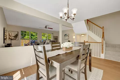 Dining - 43309 Parlor Sq, Ashburn, VA 20147 photo 2 of 3