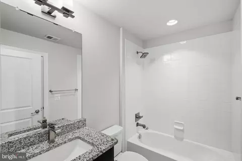 Bath - 43451 Charitable St, Ashburn, VA 20148 photo 3 of 3