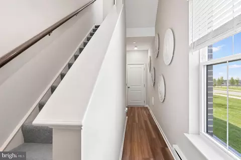 Entry Way - 42641 Darala Dr, Ashburn, VA 20147 photo 6 of 8