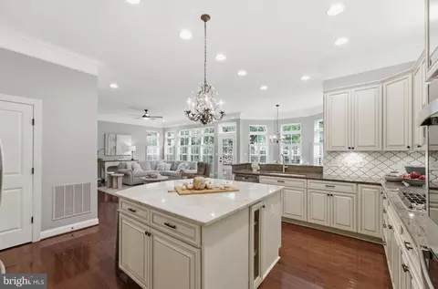 Kitchen - 42746 Explorer Dr, Brambleton, VA 20148 photo 6 of 11