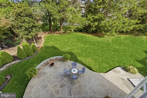 Exterior - 42746 Explorer Dr, Brambleton, VA 20148 photo 7 of 14