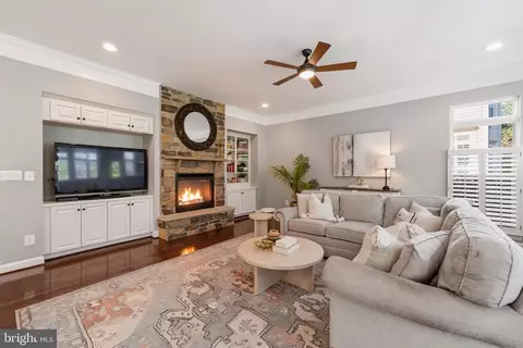 Living - 42746 Explorer Dr, Brambleton, VA 20148 photo 2 of 5
