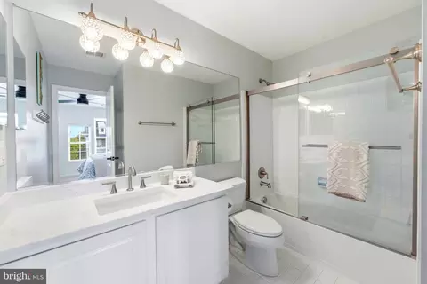 Bath - 42746 Explorer Dr, Brambleton, VA 20148 photo 5 of 8