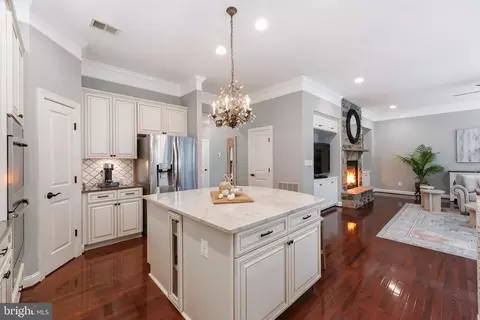 Kitchen - 42746 Explorer Dr, Brambleton, VA 20148 photo 9 of 11