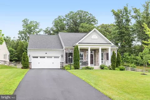 Exterior - 26798 Barnsley Pl, Chantilly, VA 20152 photo 2 of 14
