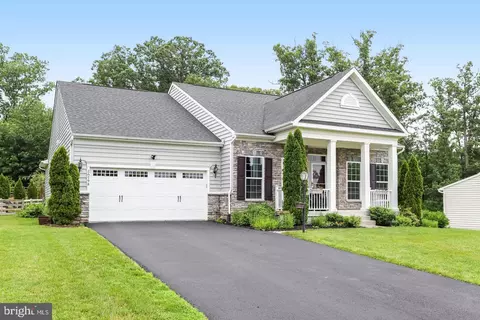 Exterior - 26798 Barnsley Pl, Chantilly, VA 20152 photo 5 of 14