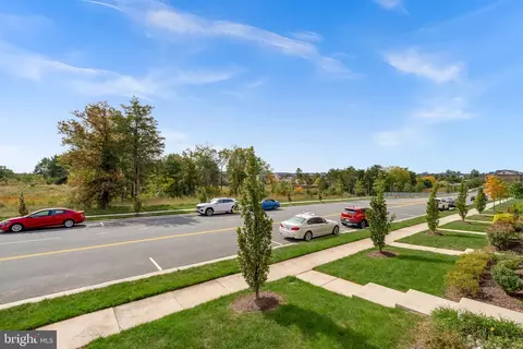 Exterior - 43548 Centergate Dr, Ashburn, VA 20148 photo 5 of 5