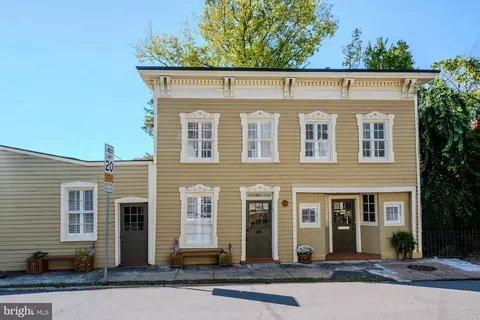 15481 Second St, Waterford, VA 20197