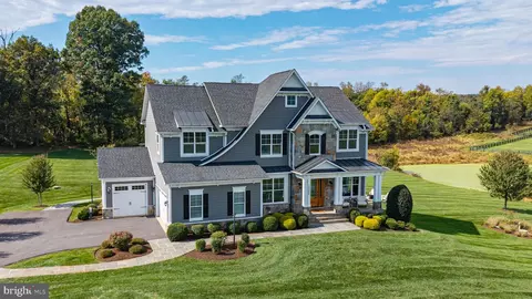 19227 Skyfield Ridge Pl, Purcellville, VA 20132