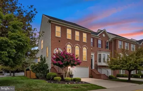 19217 Kepharts Mill Ter, Leesburg, VA 20176