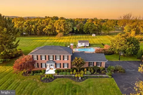 37586 Hughesville Rd, Purcellville, VA 20132