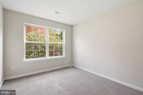 Bedroom - 43414 Edgecliff Ter, Ashburn, VA 20147 photo 2 of 4