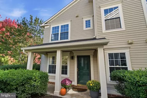Exterior - 43414 Edgecliff Ter, Ashburn, VA 20147 photo 2 of 9