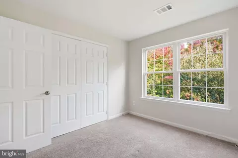 Bedroom - 43414 Edgecliff Ter, Ashburn, VA 20147 photo 3 of 4