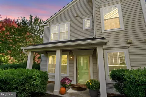 Exterior - 43414 Edgecliff Ter, Ashburn, VA 20147 photo 9 of 9