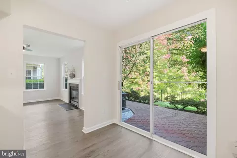 Entry Way - 43414 Edgecliff Ter, Ashburn, VA 20147 photo 1 of 3
