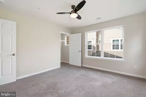 Bedroom - 43414 Edgecliff Ter, Ashburn, VA 20147 photo 4 of 4