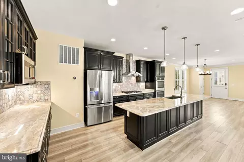 Kitchen - 22969 Aurora Vw, Brambleton, VA 20148 photo 6 of 6