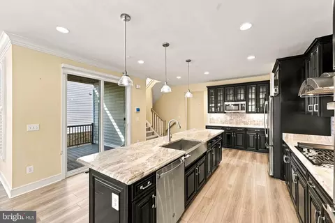 Kitchen - 22969 Aurora Vw, Brambleton, VA 20148 photo 4 of 6
