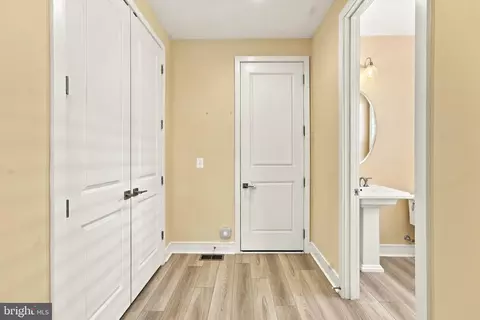 Entry Way - 22969 Aurora Vw, Brambleton, VA 20148 photo 4 of 15
