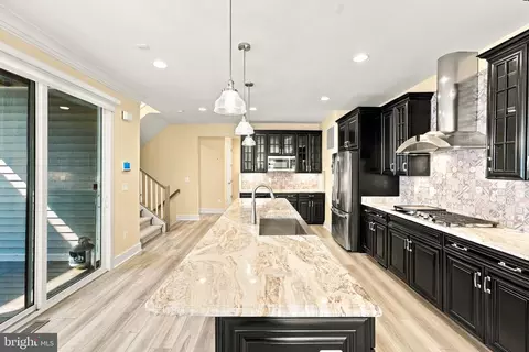 Kitchen - 22969 Aurora Vw, Brambleton, VA 20148 photo 2 of 6