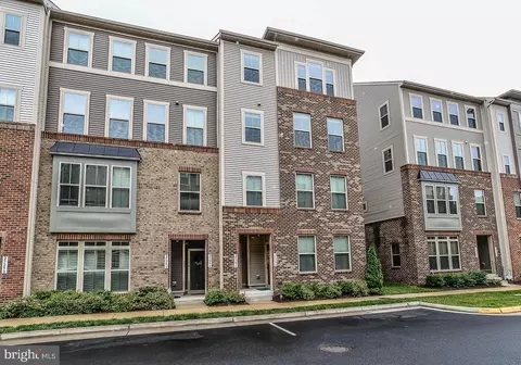 25296 Gray Poplar Ter, Aldie, VA 20105