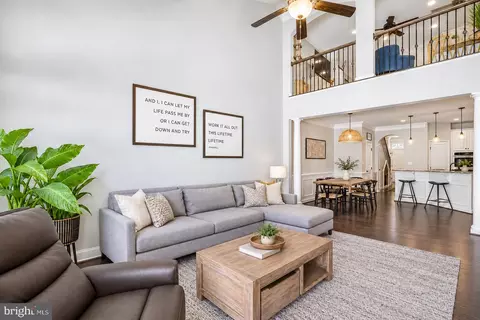 41750 Mcdivitt Ter, Aldie, VA 20105