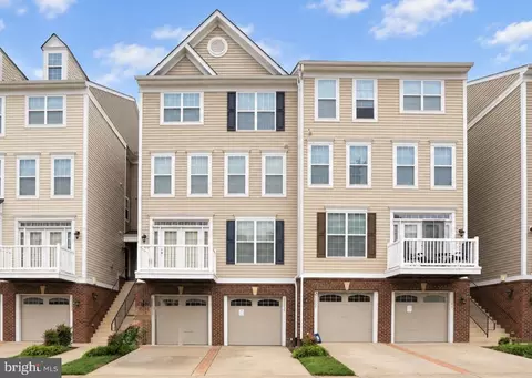 21736 Indian Summer Ter, Sterling, VA 20166