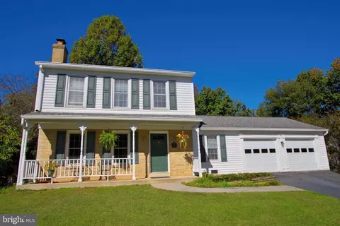 10603 Oxford Ct, Great Falls, VA 22066