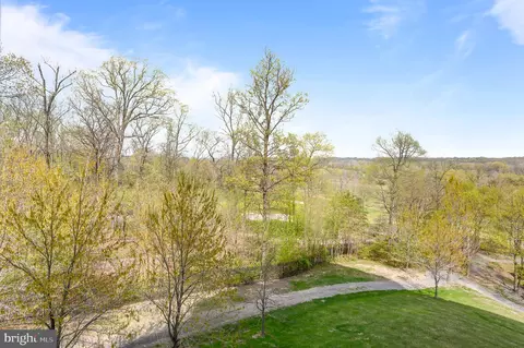 19355 Cypress Ridge Ter #219, Leesburg, VA 20176