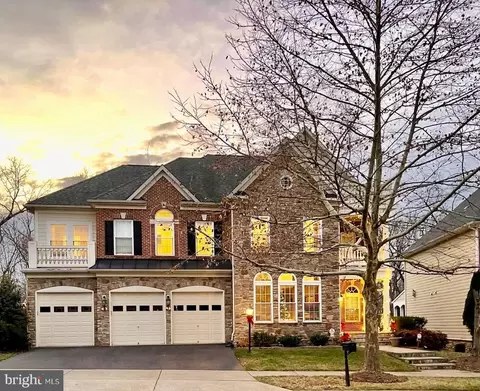 43768 Riverpoint Dr, Leesburg, VA 20176