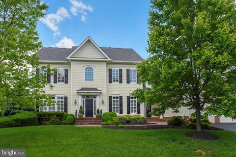 41371 Raspberry Dr, Leesburg, VA 20176 photo 1