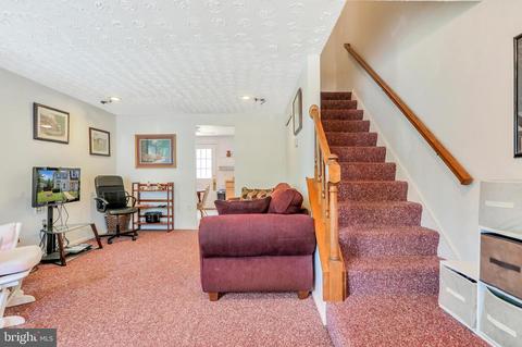 85 Bickel Ct, Sterling, VA 20165 photo 3