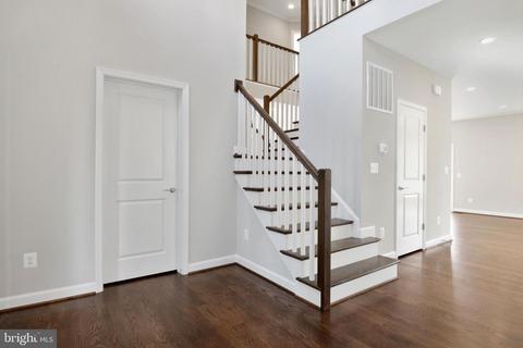 20238 Millstead Dr, Ashburn, VA 20147 photo 4