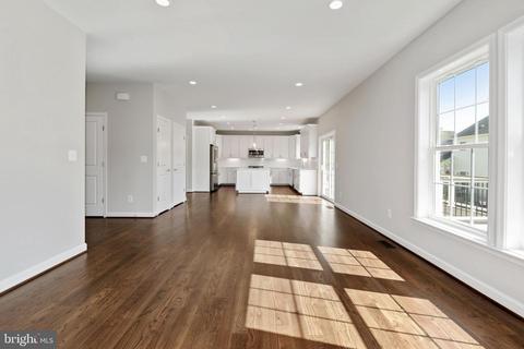 20238 Millstead Dr, Ashburn, VA 20147 photo 9