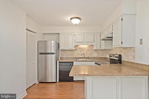 106 E Cornell Dr, Sterling, VA 20164 photo 13