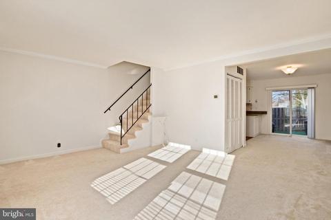 106 E Cornell Dr, Sterling, VA 20164 photo 4