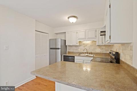106 E Cornell Dr, Sterling, VA 20164 photo 11