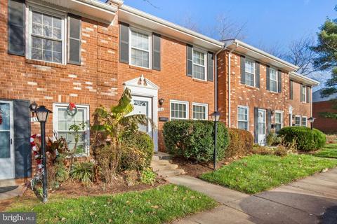 106 E Cornell Dr, Sterling, VA 20164 photo 2