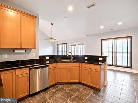 44497 Blueridge Meadows Dr, Ashburn, VA 20147 photo 11