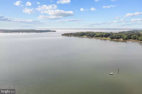 450 Yankee Point Rd, Lancaster, VA 22503